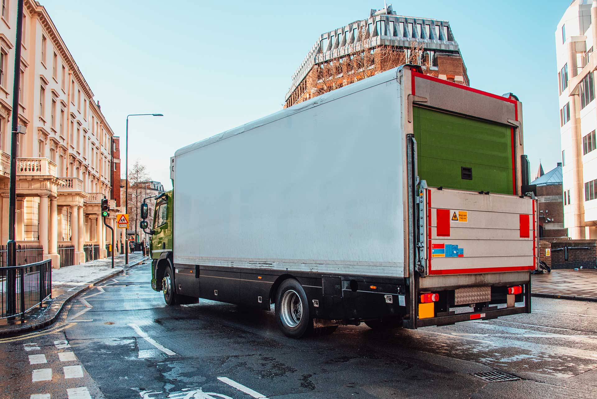 The 7.5 lorry – can carry upto 2900 kg (2.9 tonnes) - Haulage - High Wycombe