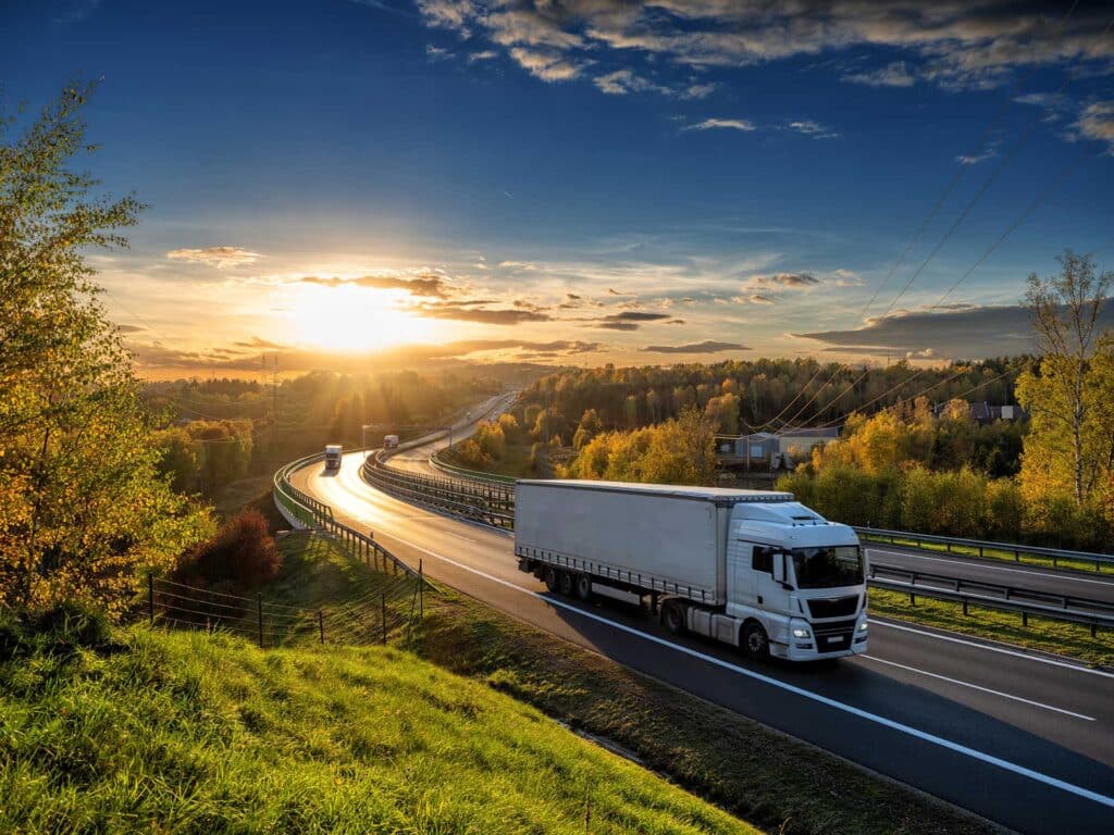 The articulated lorry – can carry upto – 25,000 kg (25 tonnes) - High Wycombe Logistics and Haulage