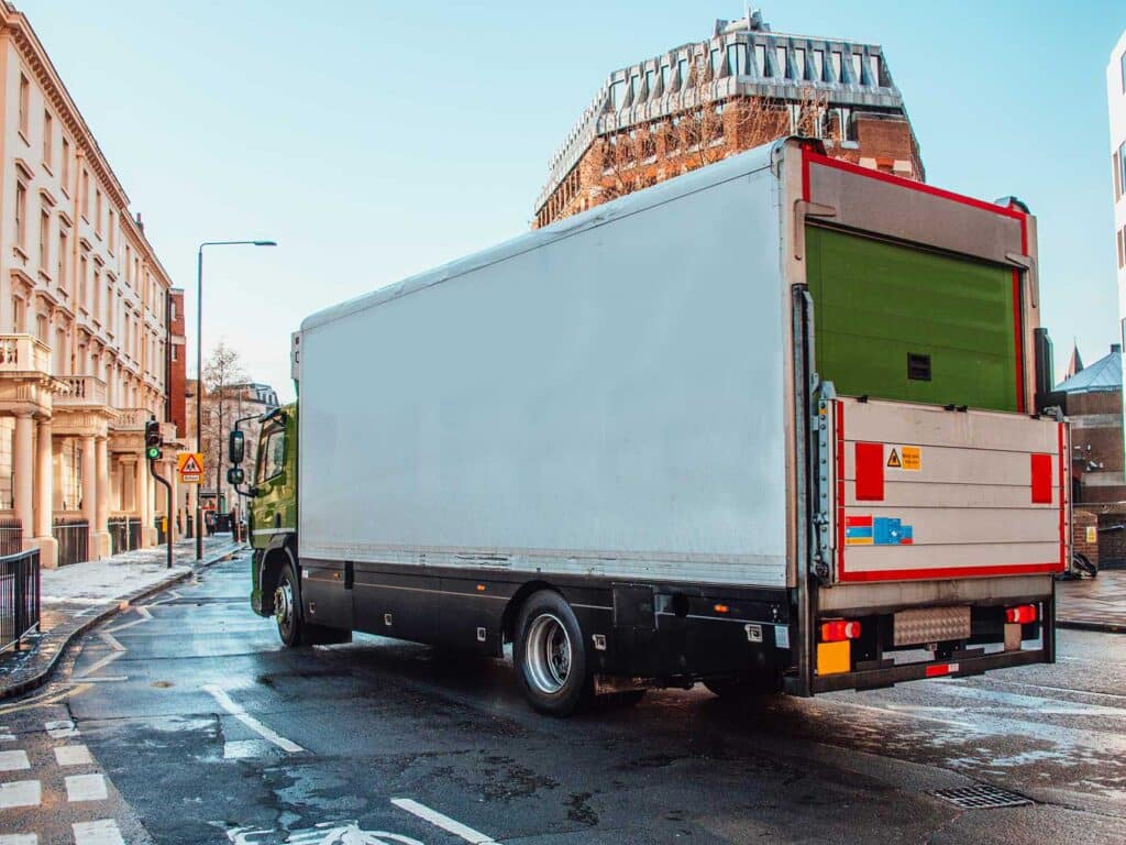 The 7.5 lorry – can carry upto 2900 kg (2.9 tonnes) - Haulage - High Wycombe